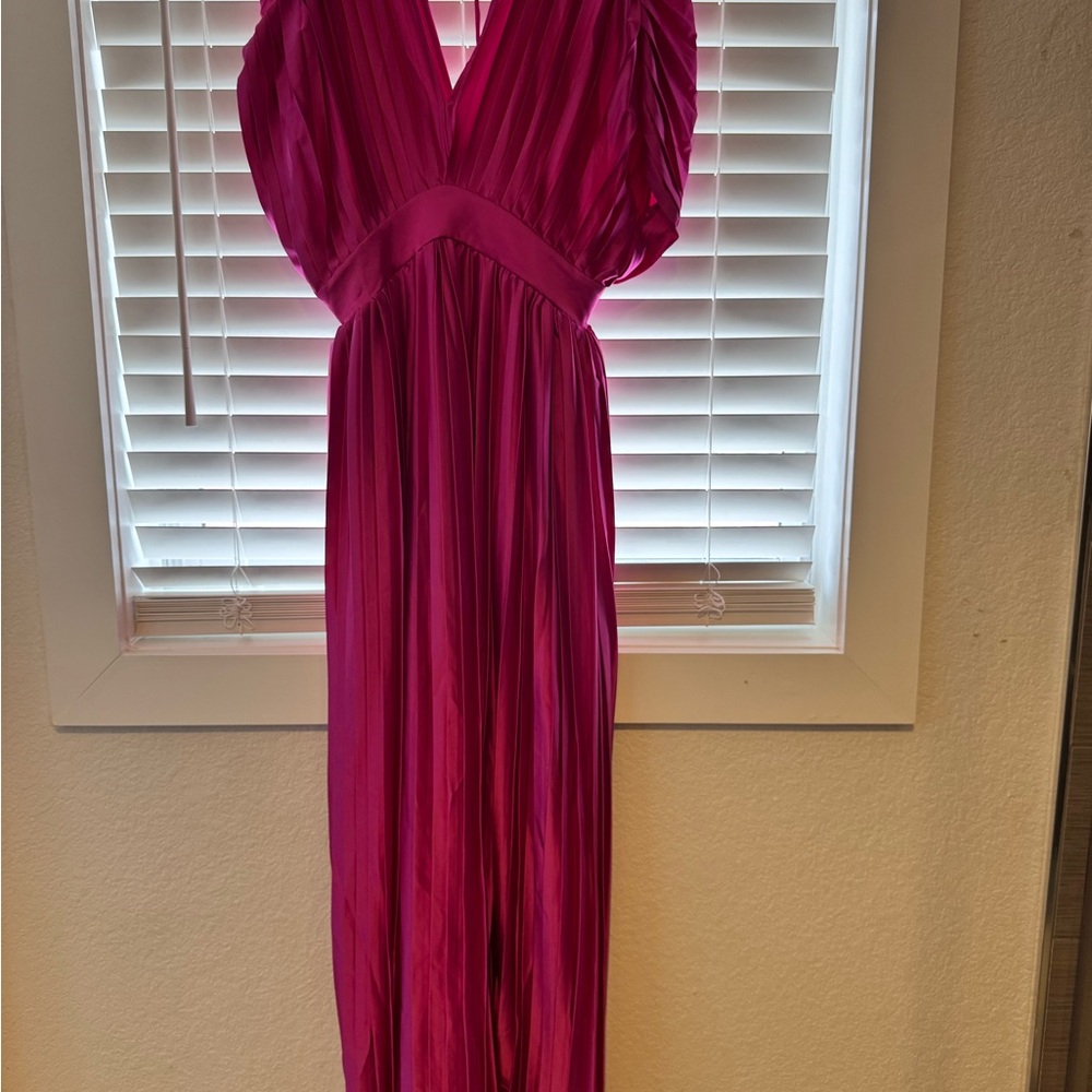 Elegant Magenta V-Neck Pleated Maxi Dress